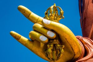 Goldene Hand des Buddha